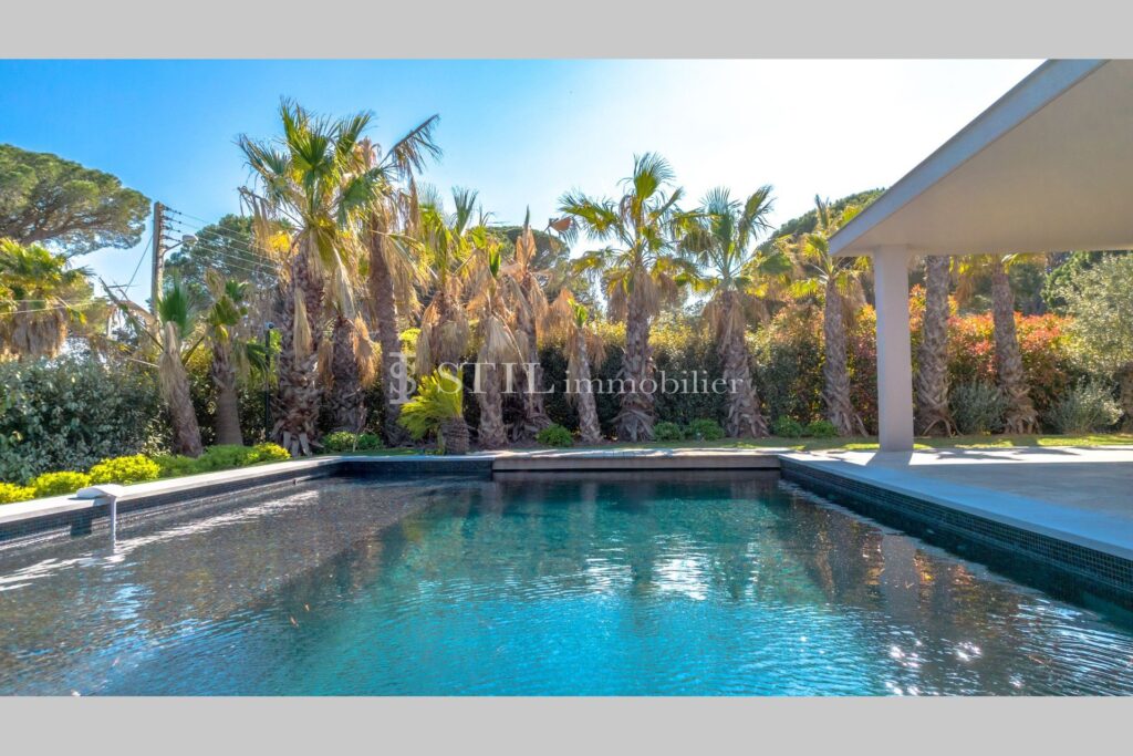 location villa 6 Pièce(s) – 6 pièces – 5 chambres – 380.00 m²