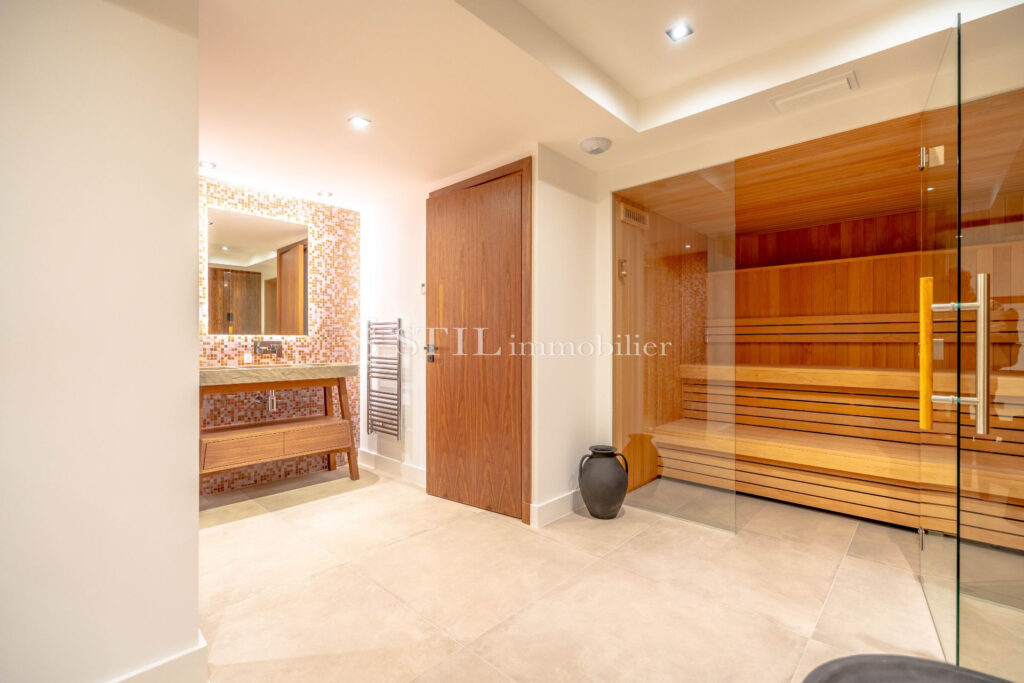 location villa 6 Pièce(s) – 6 pièces – 4 chambres – 366.00 m²