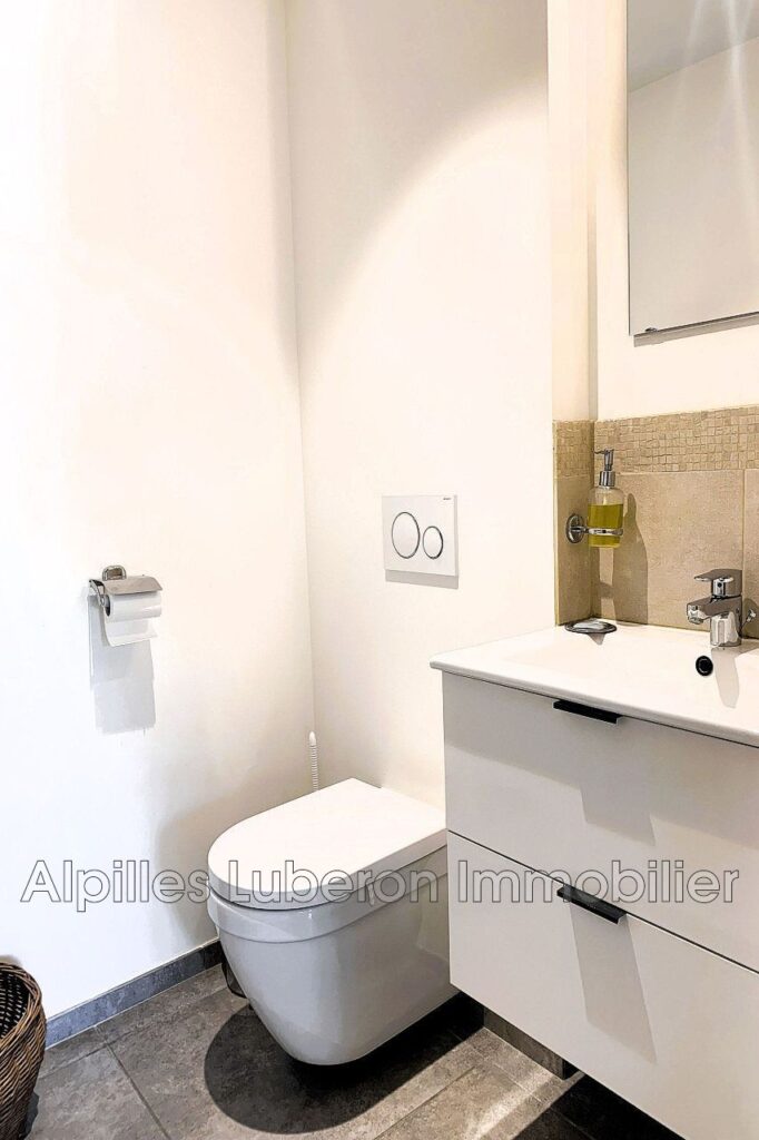 location maison de village 6 Pièce(s) – 6 pièces – 3 chambres – 150.00 m²