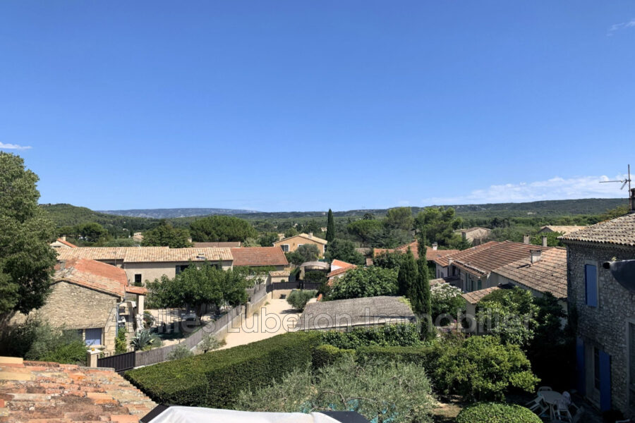 Maison à louer à Eygalières