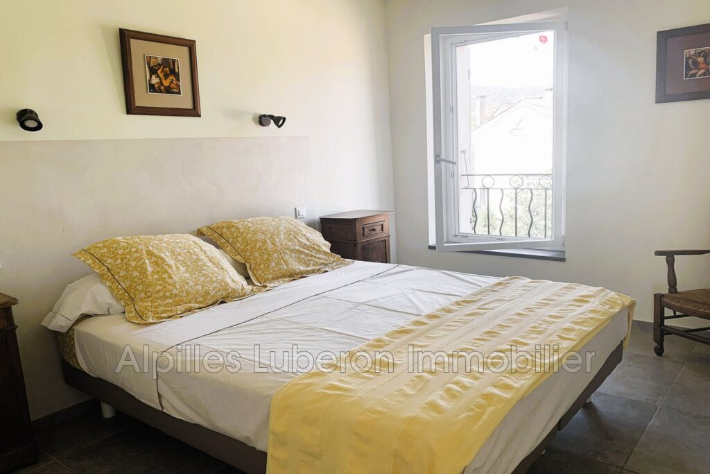 location maison de village 6 Pièce(s) – 6 pièces – 3 chambres – 150.00 m²