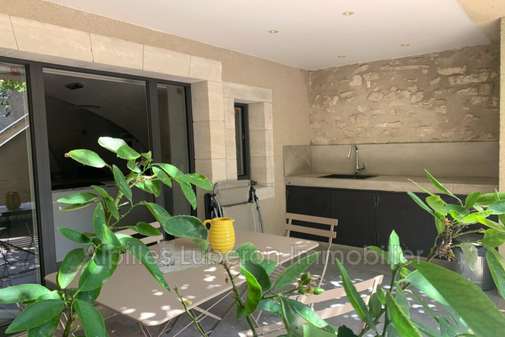 location maison de village 6 Pièce(s) – 6 pièces – 3 chambres – 150.00 m²