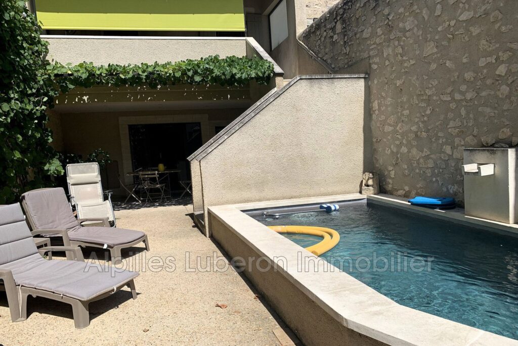 location maison de village 6 Pièce(s) – 6 pièces – 3 chambres – 150.00 m²