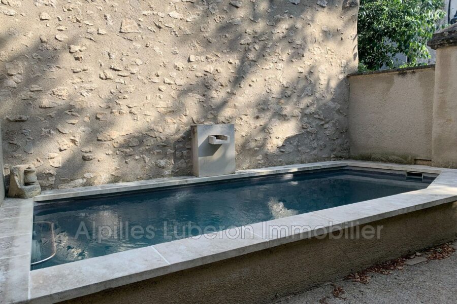 Maison à louer à Eygalières