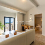 Villa rénovée avec beaucoup de goût, face à la mer dans un dom – 6 pièces – 5 chambres – 310.00 m²
