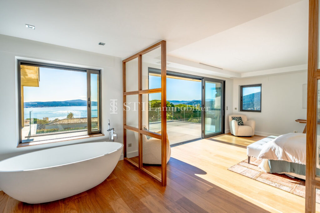 location villa 6 Pièce(s) – 6 pièces – 4 chambres – 366.00 m²