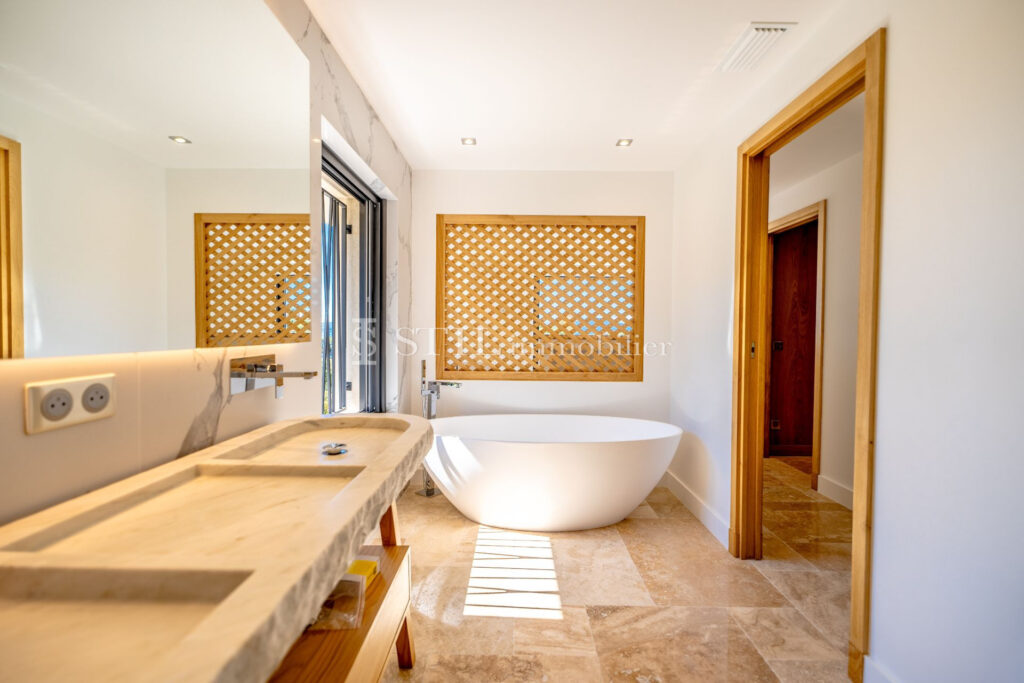 vente villa 5 Pièce(s) – 5 pièces – 4 chambres – 391.00 m²