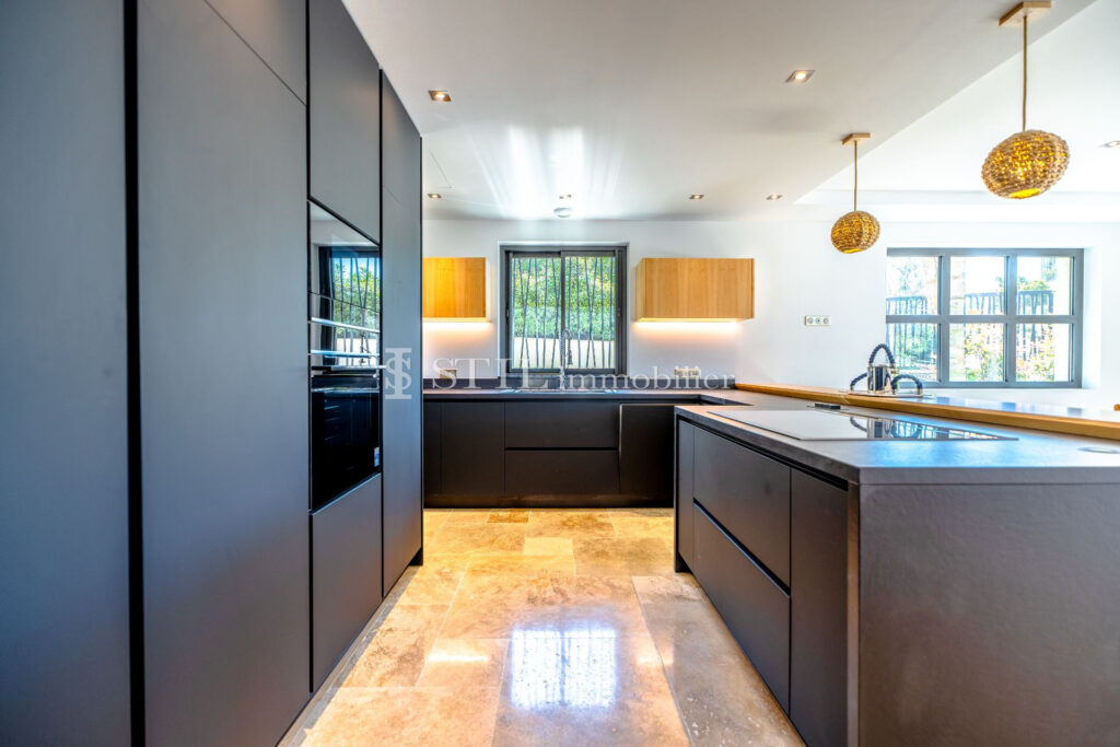 vente villa 5 Pièce(s) – 5 pièces – 4 chambres – 391.00 m²