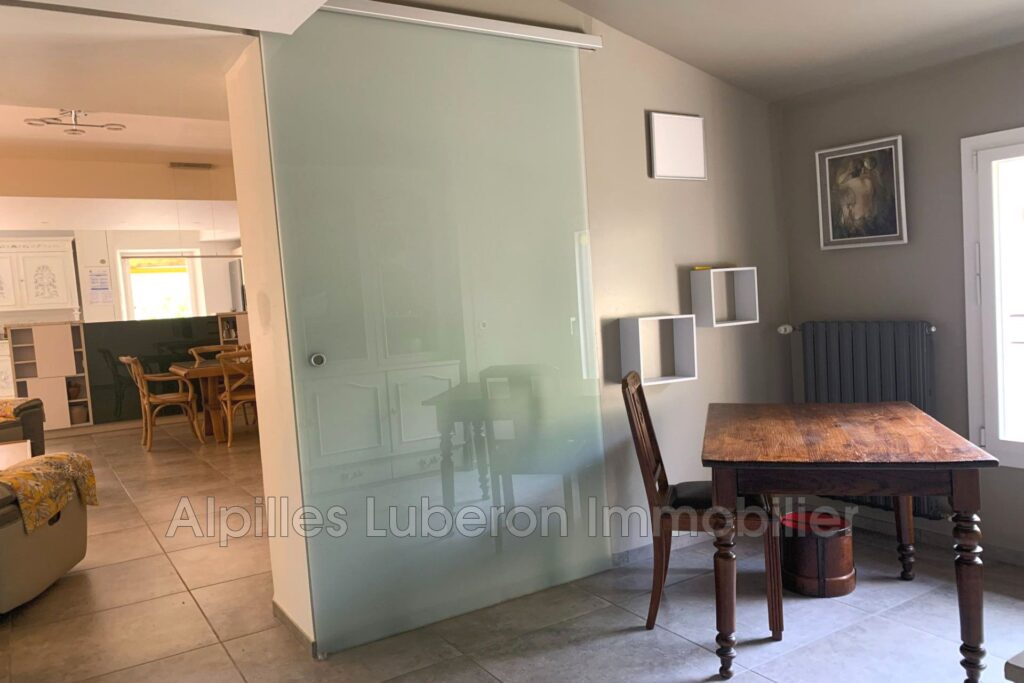 location maison de village 6 Pièce(s) – 6 pièces – 3 chambres – 150.00 m²