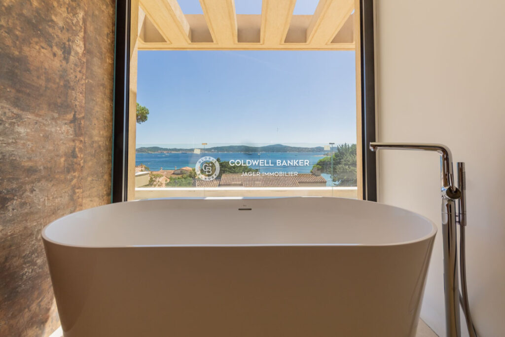 Sainte-Maxime – Projet villa contemporaine à pieds de la plage – 6 pièces – 4 chambres – 260.00 m²