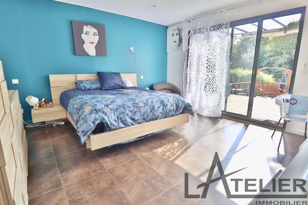 Maison Moderne de 250m2 avec 6 chambres et piscine – 9 pièces – 7 chambres – 250 m²