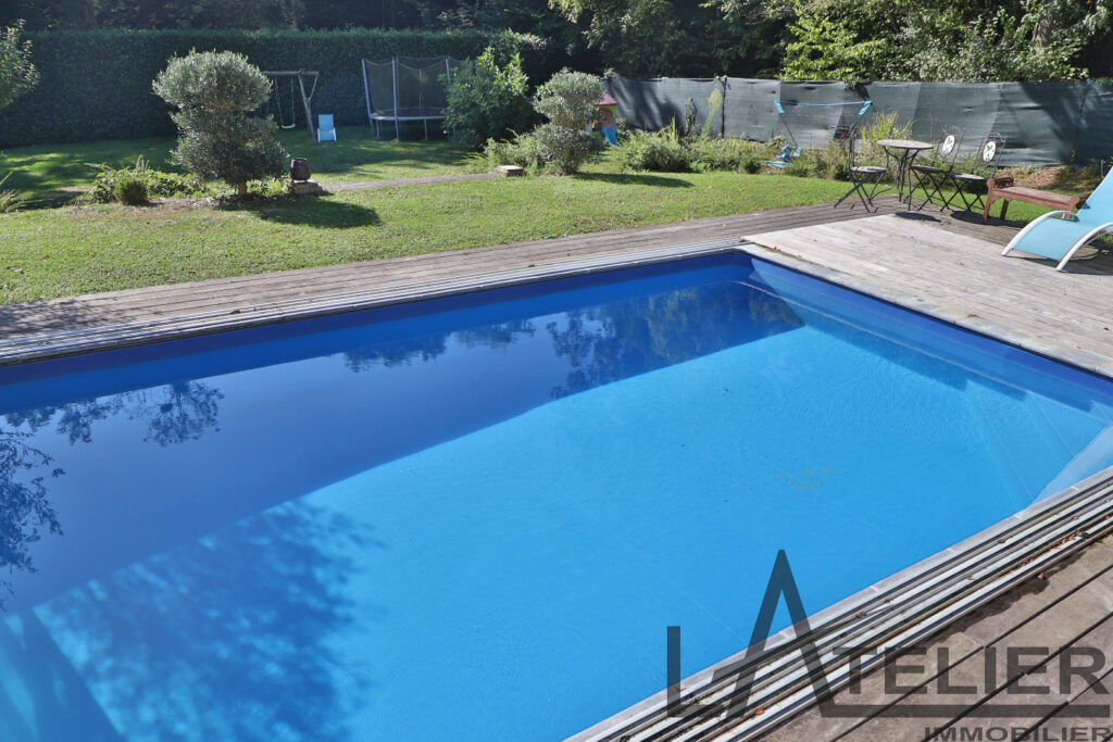 Maison Moderne de 250m2 avec 6 chambres et piscine – 9 pièces – 7 chambres – 250 m²