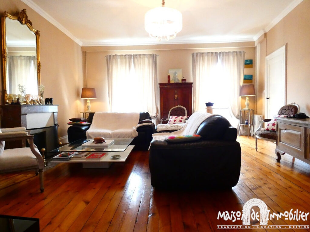 Vieux COGNAC – 5 pièces – 2 chambres – 128 m²