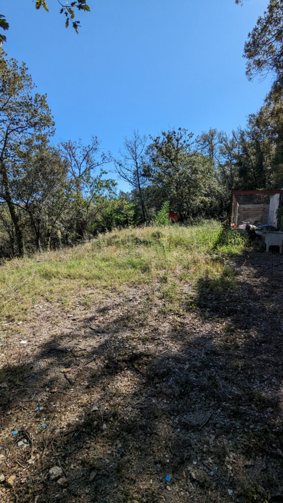 VILLA AVEC PISCINE HORS LOTISSEMENT – 6 pièces – 3 chambres – 147 m²