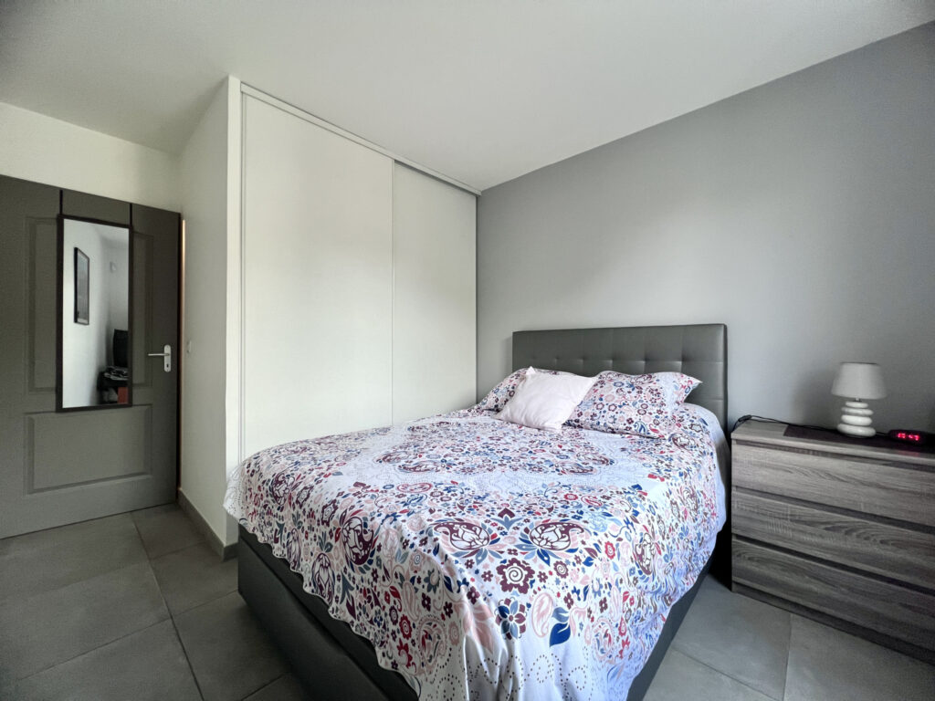 Six Fours les plages, Grand T2 en parfait état dans résidenc – 2 pièces – 1 chambre – 48 m²