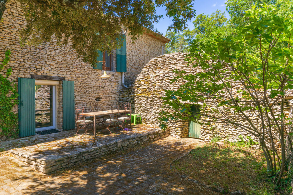 A Vendre en Off-Market, Maison de 180 m2 avec Piscine sur u – 9 pièces – 4 chambres – 180 m²