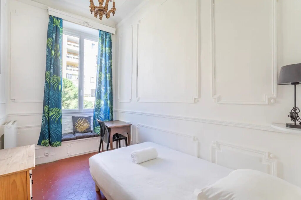 Appartement bourgeois 90m2 À vendre à Marseille 13002 balcon – 4 pièces – 2 chambres – 96 m²