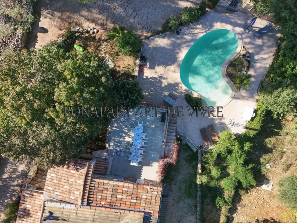 Ancienne Bergerie authentique en pierre de taille  sur un te – 11 pièces – 6 chambres – 310 m²