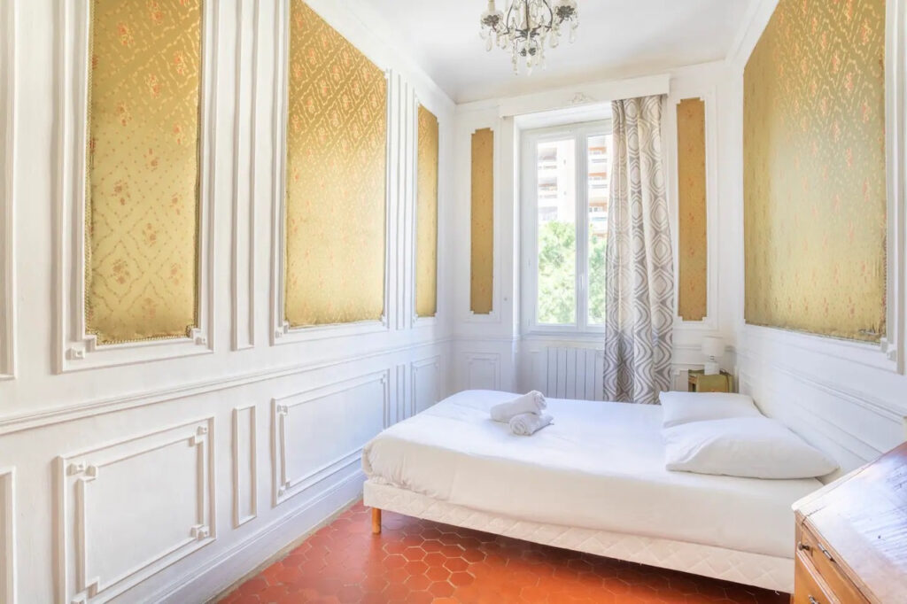 Appartement bourgeois 90m2 À vendre à Marseille 13002 balcon – 4 pièces – 2 chambres – 96 m²