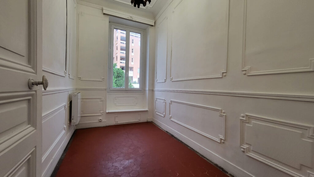 Appartement bourgeois 90m2 À vendre à Marseille 13002 balcon – 4 pièces – 2 chambres – 96 m²