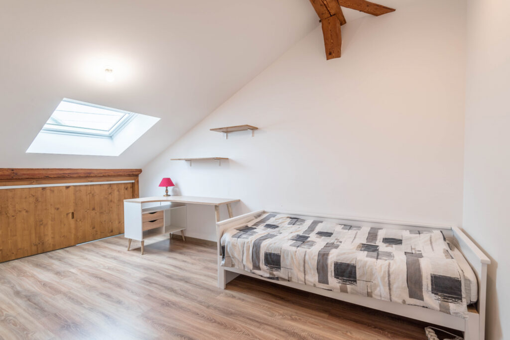 Demeure de charme du XVIIè avec duplex T4 – 16 pièces – 9 chambres – 344 m²