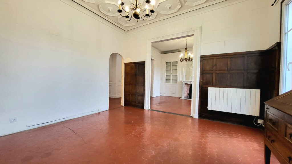 Appartement bourgeois 90m2 À vendre à Marseille 13002 balcon – 4 pièces – 2 chambres – 96 m²