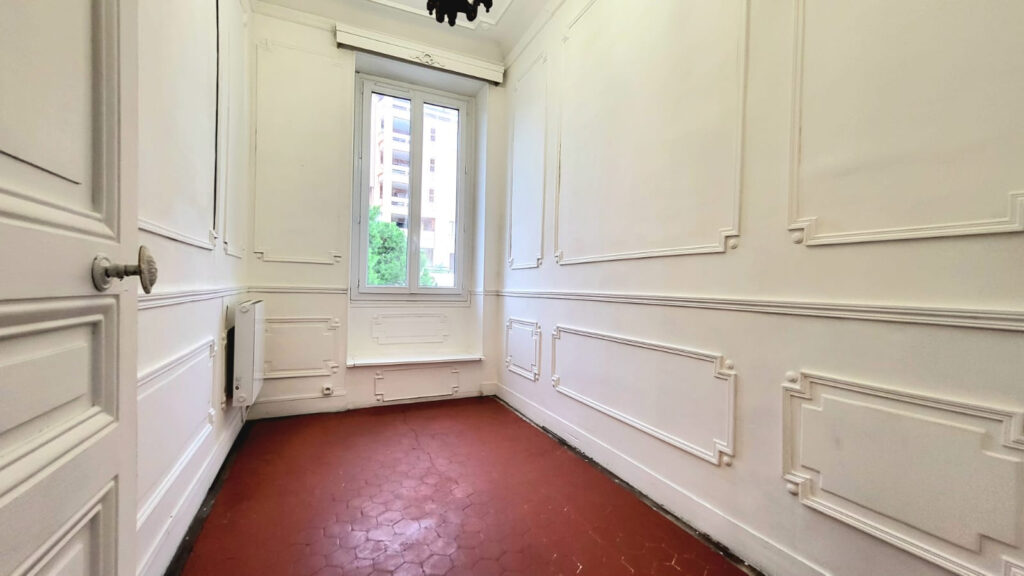 Appartement bourgeois 90m2 À vendre à Marseille 13002 balcon – 4 pièces – 2 chambres – 96 m²