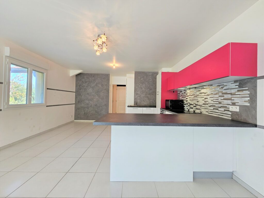 Attique avec vue dégagée T2 à Peron de 57m2 – 2 pièces – 1 chambre – 57 m²