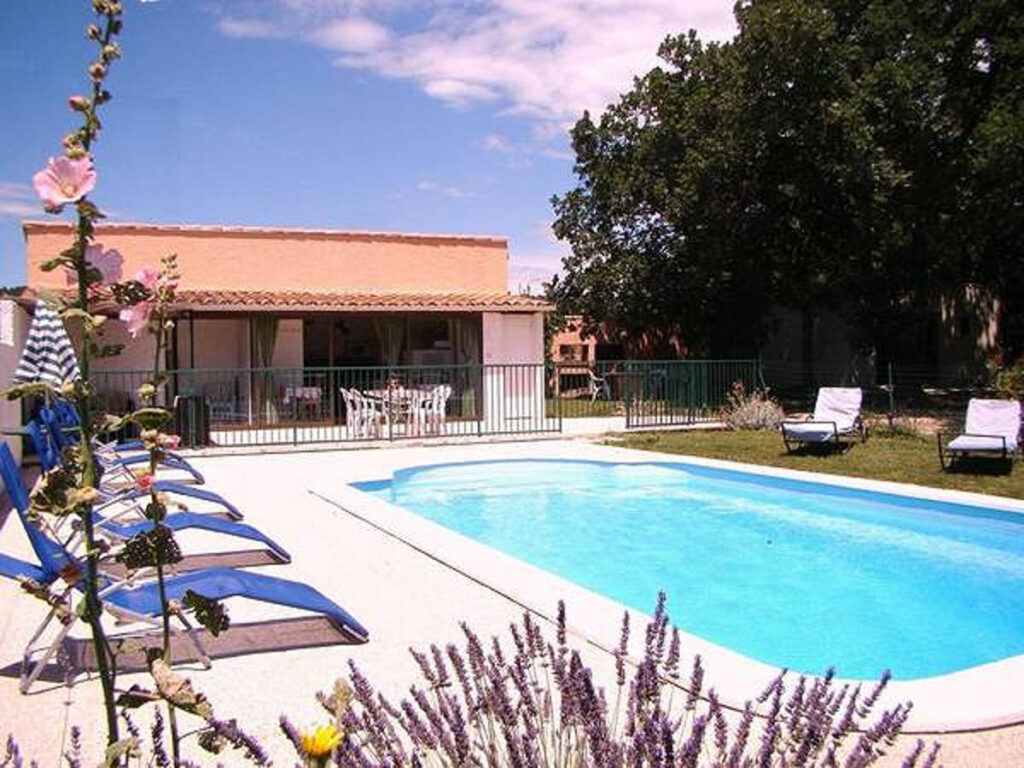 ‘L’OLIVERAIE’ Maison avec piscine  – 4 pièces – 3 chambres – 72.7 m²