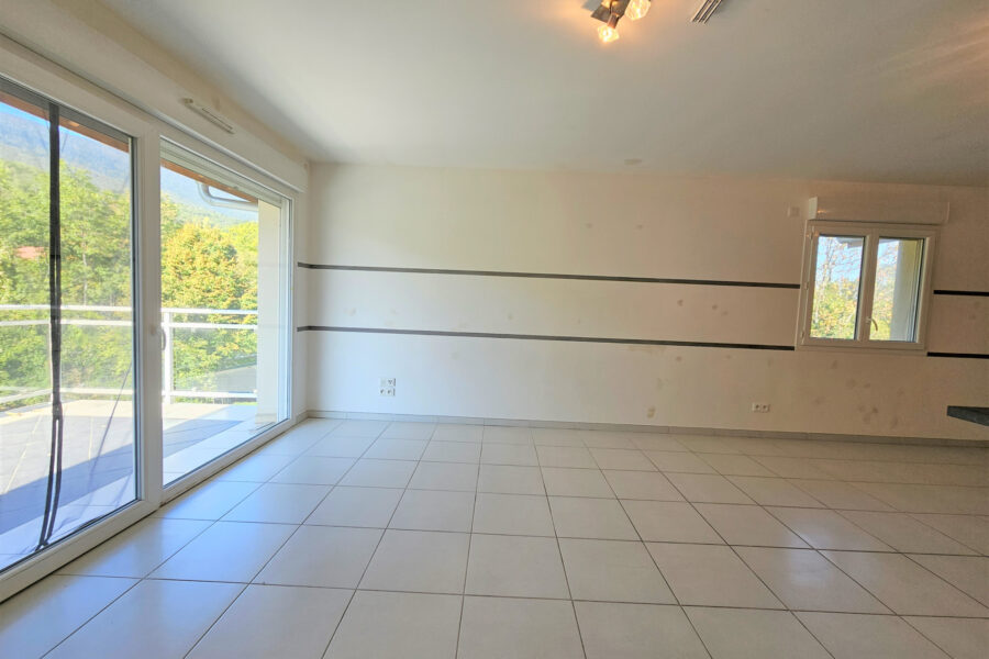 Appartement à vendre à Péron
