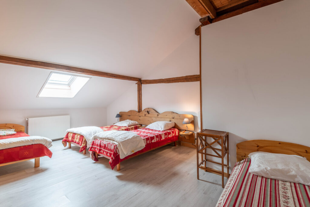 Demeure de charme du XVIIè avec duplex T4 – 16 pièces – 9 chambres – 344 m²