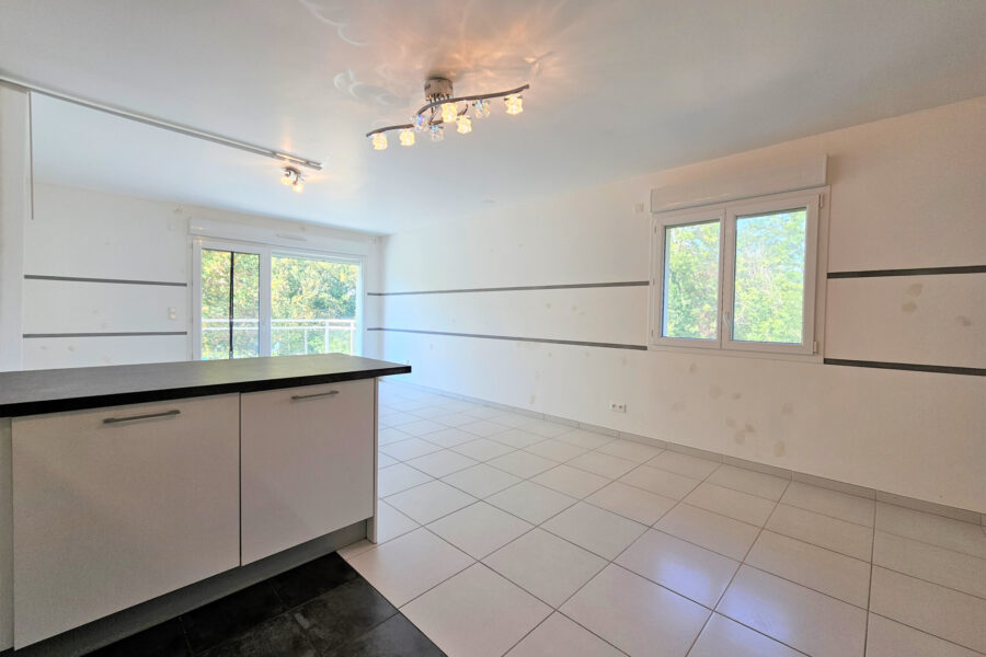 Appartement à vendre à Péron