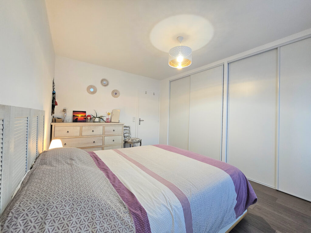 Centre Divonne, charmant T3 de 91m2 avec balcons – 3 pièces – 2 chambres – 91 m²