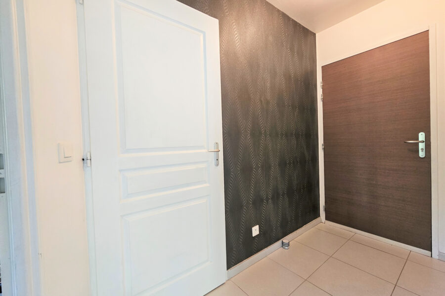 Appartement à vendre à Péron