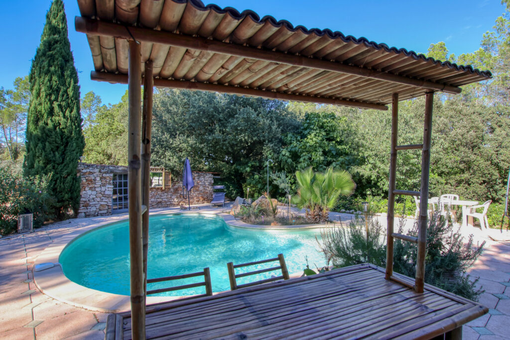 Ancienne Bergerie authentique en pierre de taille  sur un te – 11 pièces – 6 chambres – 310 m²