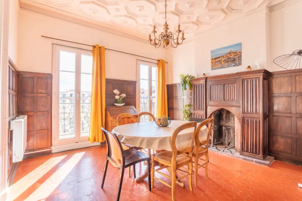 Appartement bourgeois 90m2 À vendre à Marseille 13002 balcon – 4 pièces – 2 chambres – 96 m²