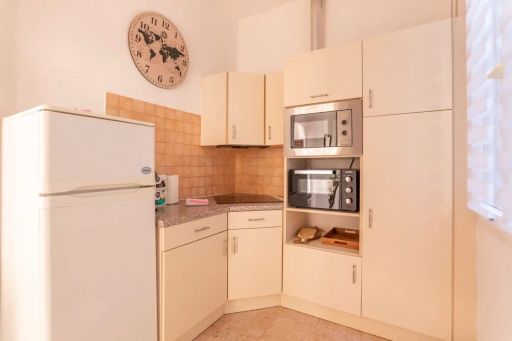 Appartement bourgeois 90m2 À vendre à Marseille 13002 balcon – 4 pièces – 2 chambres – 96 m²