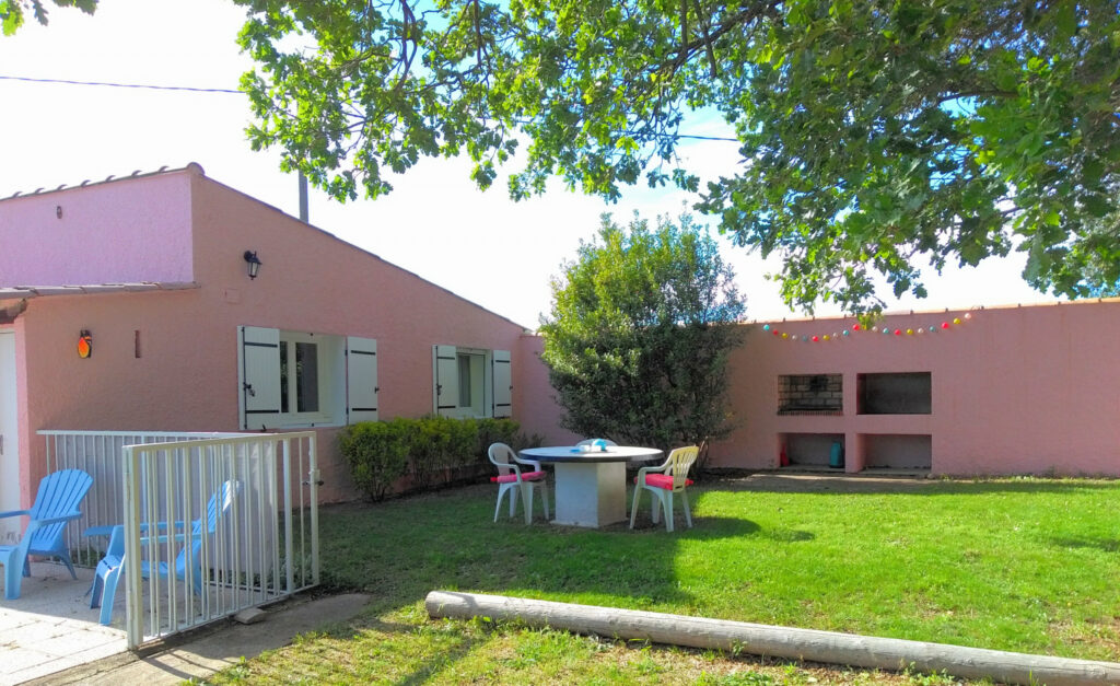 ‘L’OLIVERAIE’ Maison avec piscine  – 4 pièces – 3 chambres – 72.7 m²