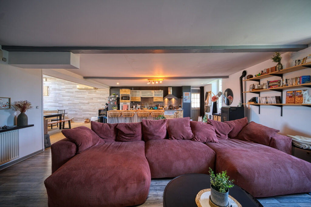 Propriété en pierres composée de 4 logements individuels – 14 pièces – 7 chambres – 287 m²