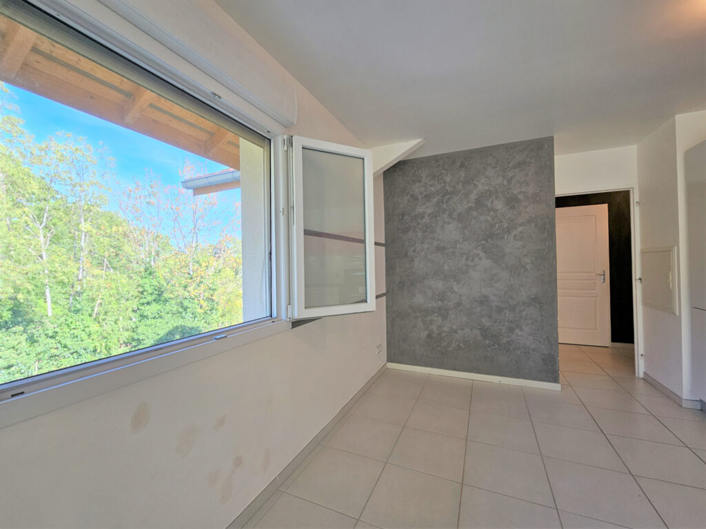Attique avec vue dégagée T2 à Peron de 57m2 – 2 pièces – 1 chambre – 57 m²