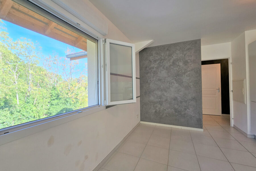 Appartement à vendre à Péron