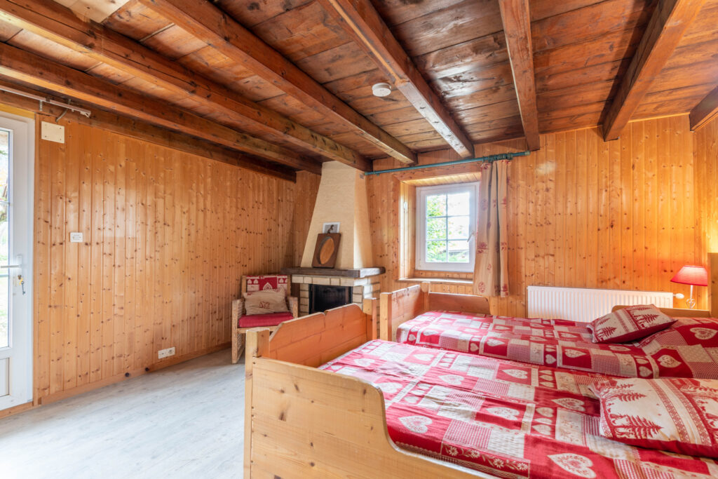 Demeure de charme du XVIIè avec duplex T4 – 16 pièces – 9 chambres – 344 m²