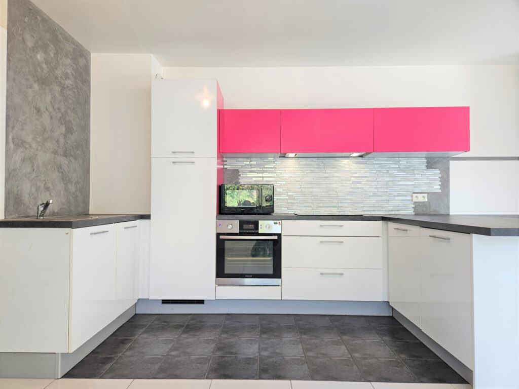 Attique avec vue dégagée T2 à Peron de 57m2 – 2 pièces – 1 chambre – 57 m²