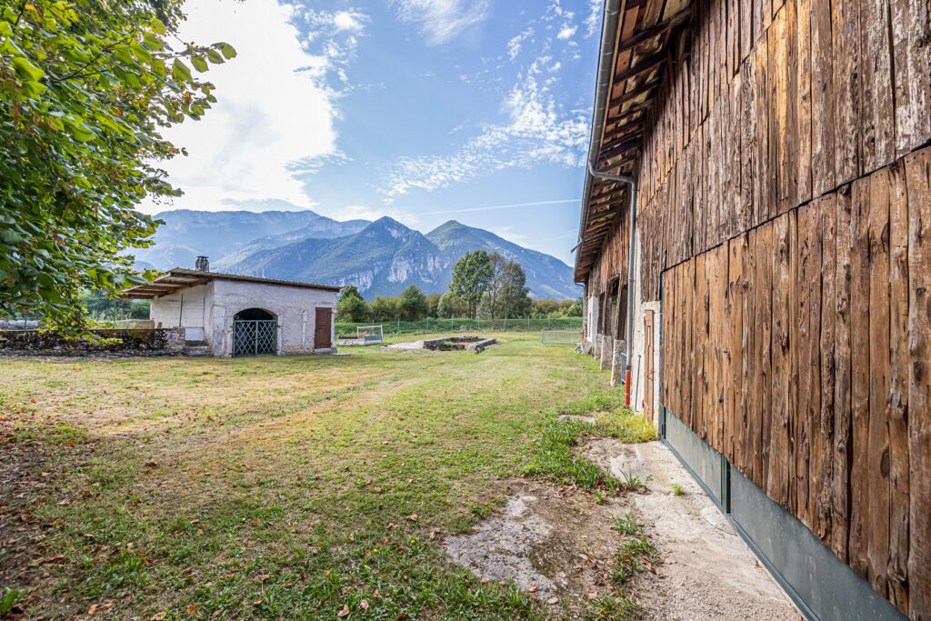 Magnifique maison bourgeoise et ses dependances – 16 pièces – 15 chambres – 582.22 m²