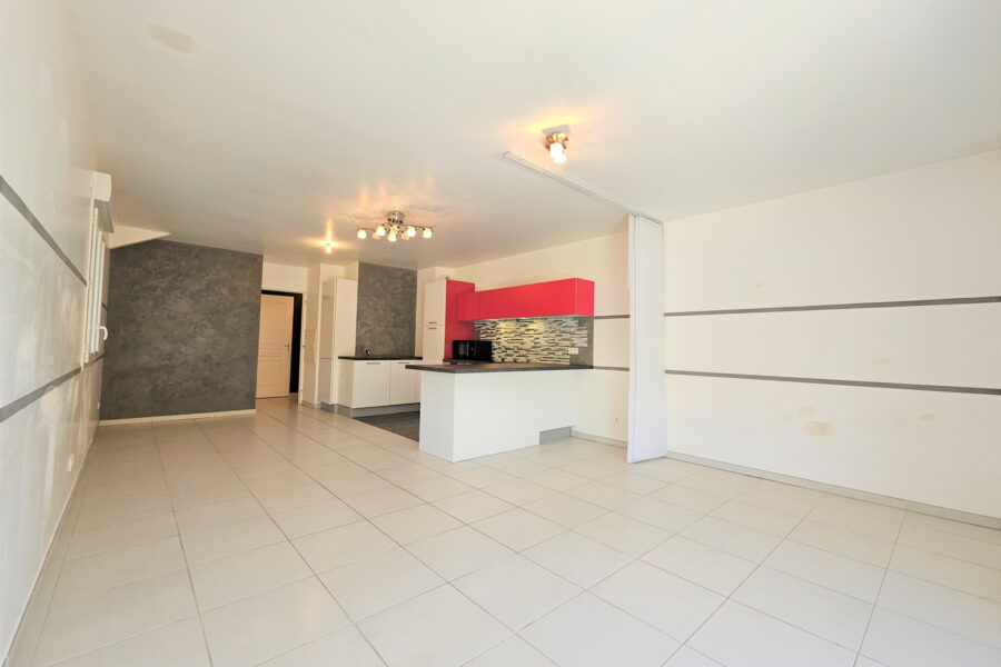 Appartement à vendre à Péron