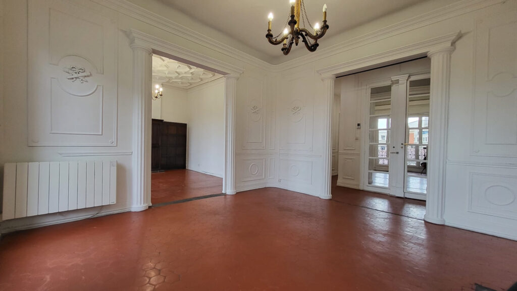 Appartement bourgeois 90m2 À vendre à Marseille 13002 balcon – 4 pièces – 2 chambres – 96 m²