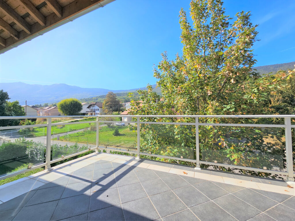 Attique avec vue dégagée T2 à Peron de 57m2 – 2 pièces – 1 chambre – 57 m²