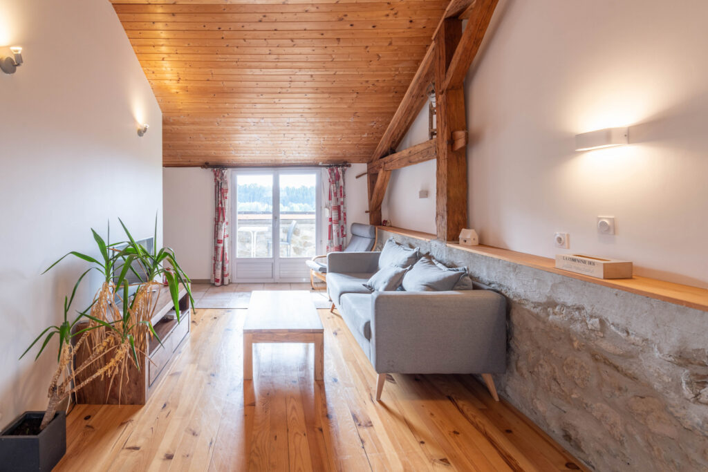 Demeure de charme du XVIIè avec duplex T4 – 16 pièces – 9 chambres – 344 m²