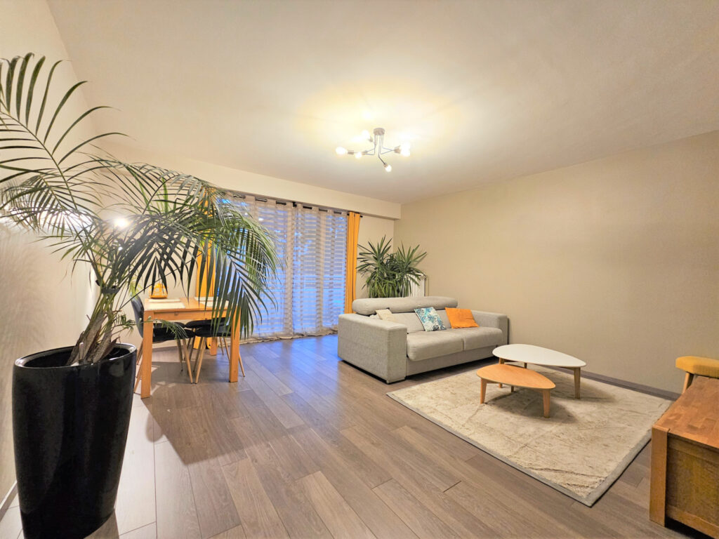 Centre Divonne, charmant T3 de 91m2 avec balcons – 3 pièces – 2 chambres – 91 m²