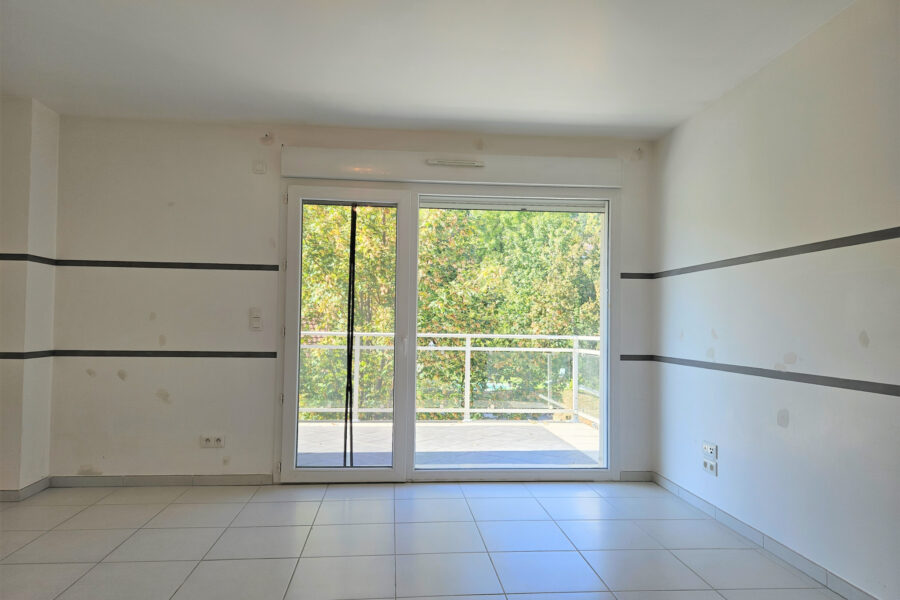 Appartement à vendre à Péron